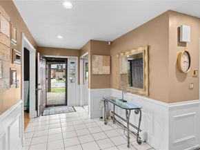 19 Jacob Road, Plainview NY 11803
