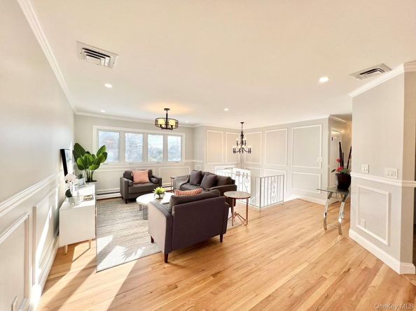 88 Stewart Avenue, Hicksville NY 11801