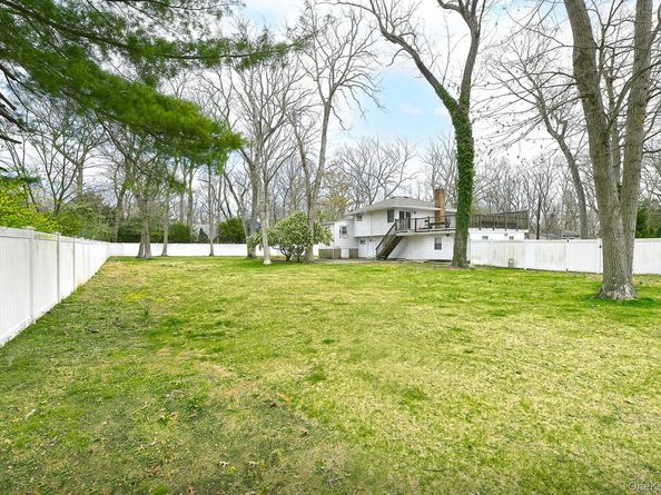 5 Shadywood Court, Huntington NY 11743
