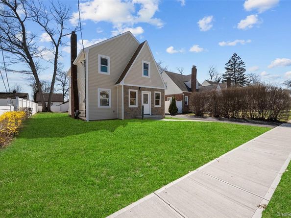 65 Mount Joy Avenue, Freeport NY 11520