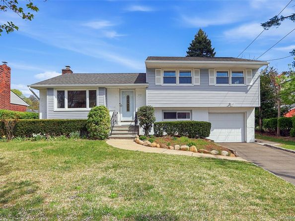72 Woolsey Avenue, Glen Cove NY 11542