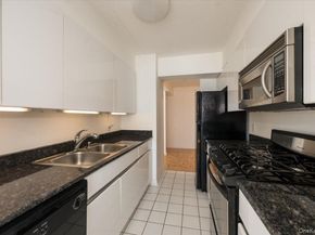 170 W Broadway 5E, Long Beach NY 11561