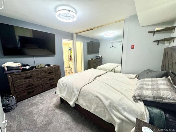 18 Navajo Court 18, Coram NY 11727