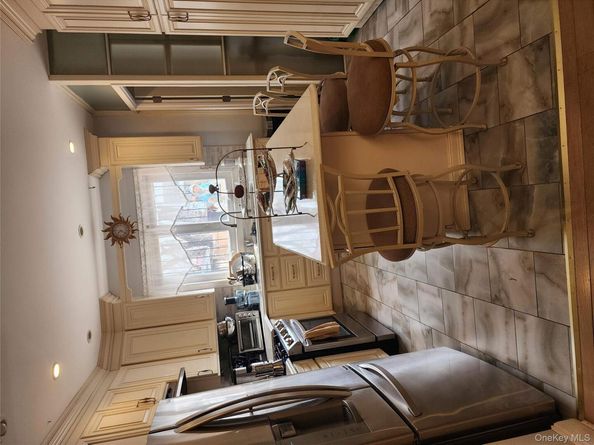 7711 64th Lane, Glendale NY 11385