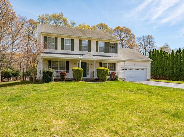 108 Maple Wood Lane, Riverhead NY 11901
