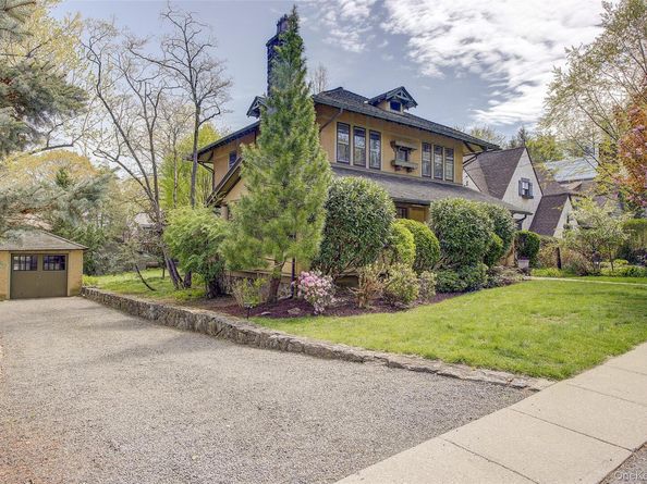 78 Hickory Grove Drive W, Larchmont NY 10538