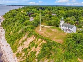 25 Lighthouse Road, Southold NY 11971