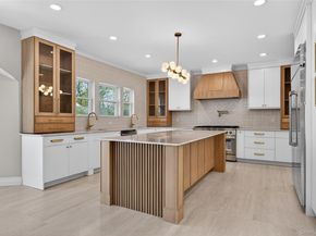 15 Ridge Drive, Port Washington NY 11050