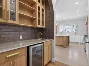 15 Ridge Drive, Port Washington NY 11050