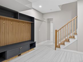 15 Ridge Drive, Port Washington NY 11050