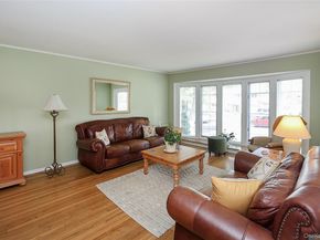 26 Daniel Drive, Glen Cove NY 11542