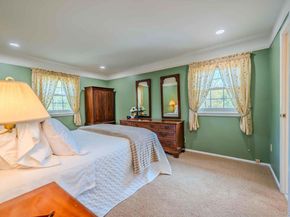 14 Linford Lane, Melville NY 11747