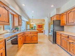 14 Linford Lane, Melville NY 11747