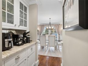 11 Cobblestone Court, Centerport NY 11721