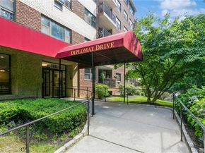 100 Diplomat Drive 7J, Mount Kisco NY 10549