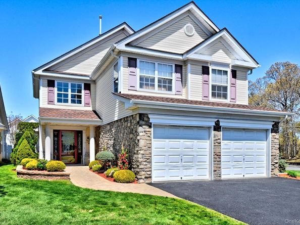15 Marisa Drive, Middle Island NY 11953