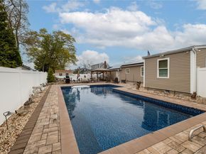 675 N Erie Avenue, Lindenhurst NY 11757