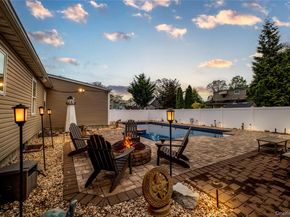 675 N Erie Avenue, Lindenhurst NY 11757