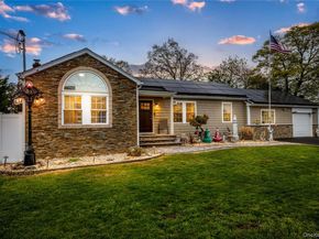 675 N Erie Avenue, Lindenhurst NY 11757