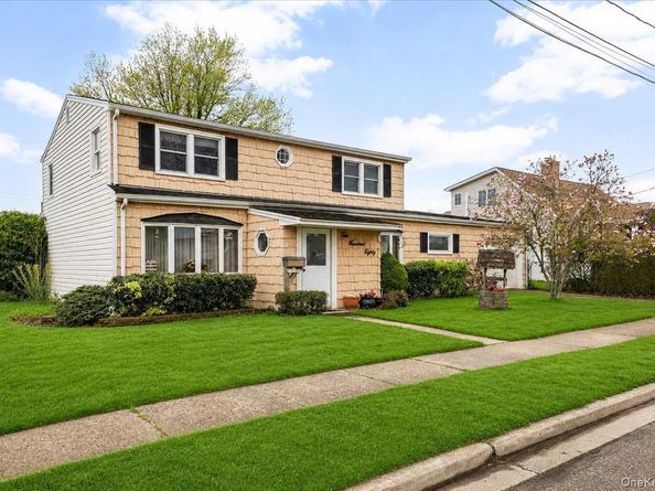 280 Division Avenue, Massapequa NY 11758