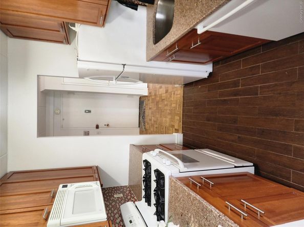 370 Central Avenue 5J, Scarsdale NY 10583