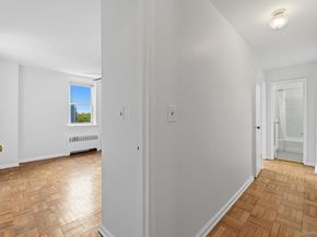25 Knolls Crescent 4M, Bronx NY 10463