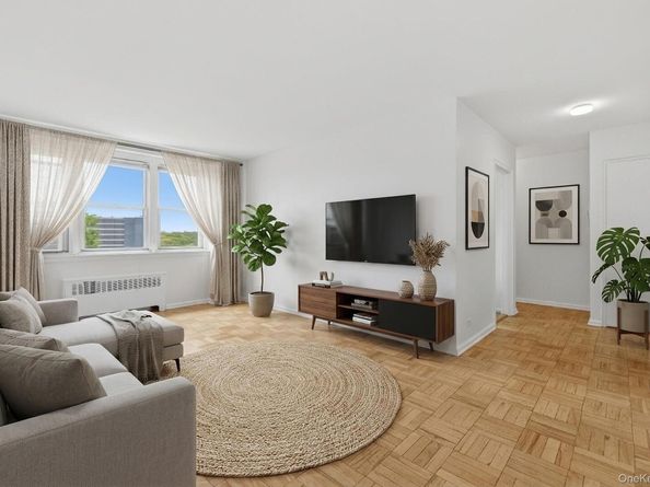 25 Knolls Crescent 4M, Bronx NY 10463