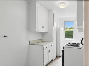 25 Knolls Crescent 4M, Bronx NY 10463
