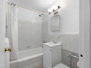 25 Knolls Crescent 4M, Bronx NY 10463