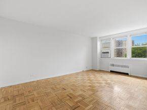 25 Knolls Crescent 4M, Bronx NY 10463