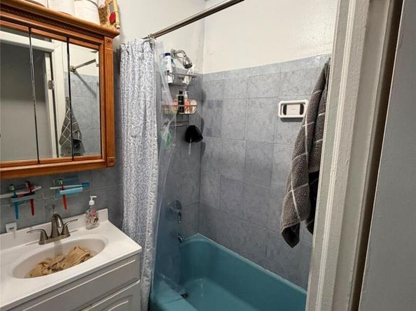 74-14 65th Street, Glendale NY 11385