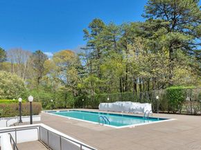 125 Farm House Court, Manorville NY 11949