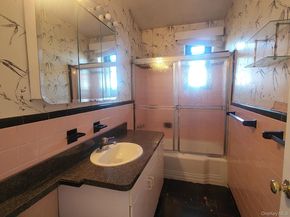 90-09 Northern Boulevard 605, Jackson Heights NY 11372