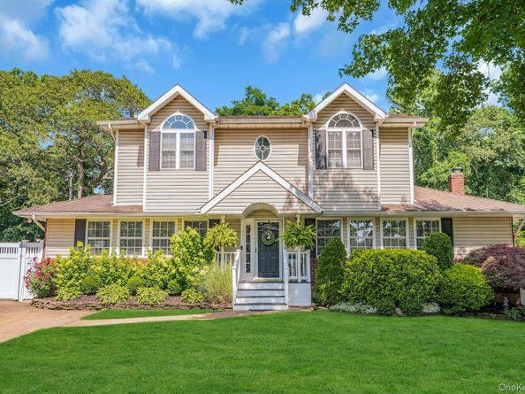 12 Rachel Avenue, Commack NY 11725