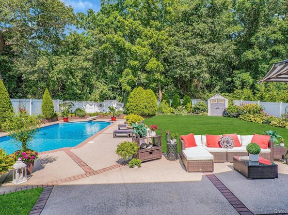 12 Rachel Avenue, Commack NY 11725