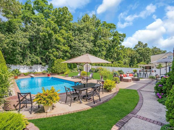 12 Rachel Avenue, Commack NY 11725