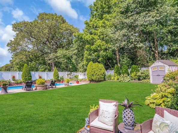 12 Rachel Avenue, Commack NY 11725