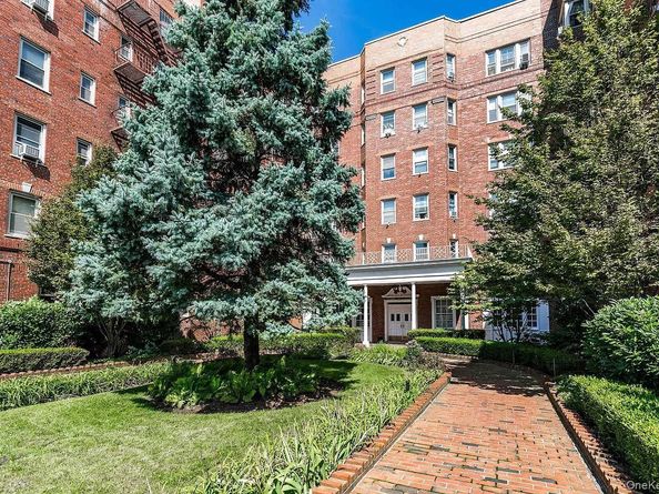 84-49 168th Street 2B, Jamaica Hills NY 11432