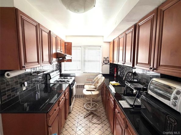 15062 77th Avenue, Flushing NY 11367