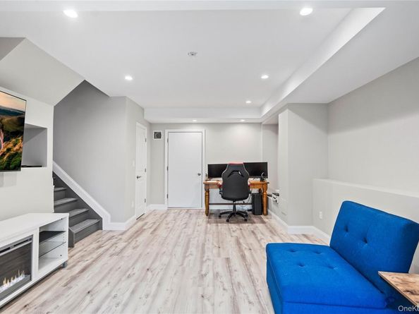 41 Poplar Street, Massapequa NY 11758