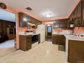 67 Van Brunt Avenue, Selden NY 11784