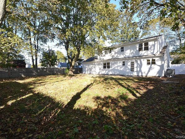 26 Clinton Street, Center Moriches NY 11934