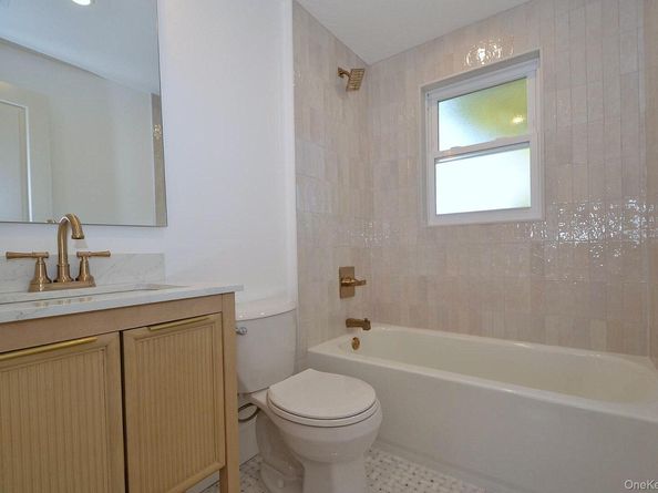 26 Clinton Street, Center Moriches NY 11934