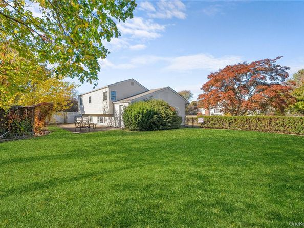 68 7th Street, Bay Shore NY 11706