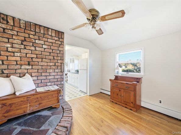 68 7th Street, Bay Shore NY 11706