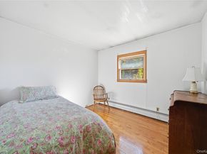 68 7th Street, Bay Shore NY 11706