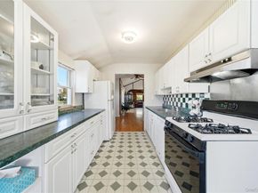 68 7th Street, Bay Shore NY 11706