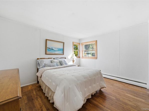 68 7th Street, Bay Shore NY 11706