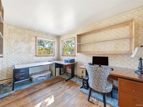 68 7th Street, Bay Shore NY 11706