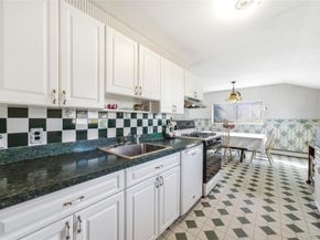 68 7th Street, Bay Shore NY 11706